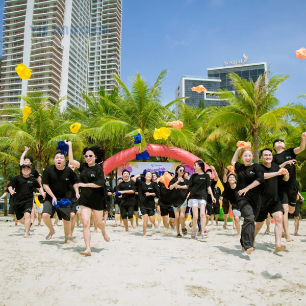 Áo thun teambuilding cổ tròn đen