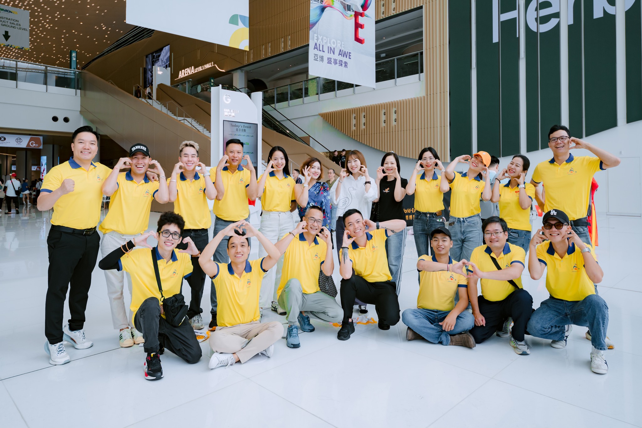 Áo thun doanh nghiệp 2025