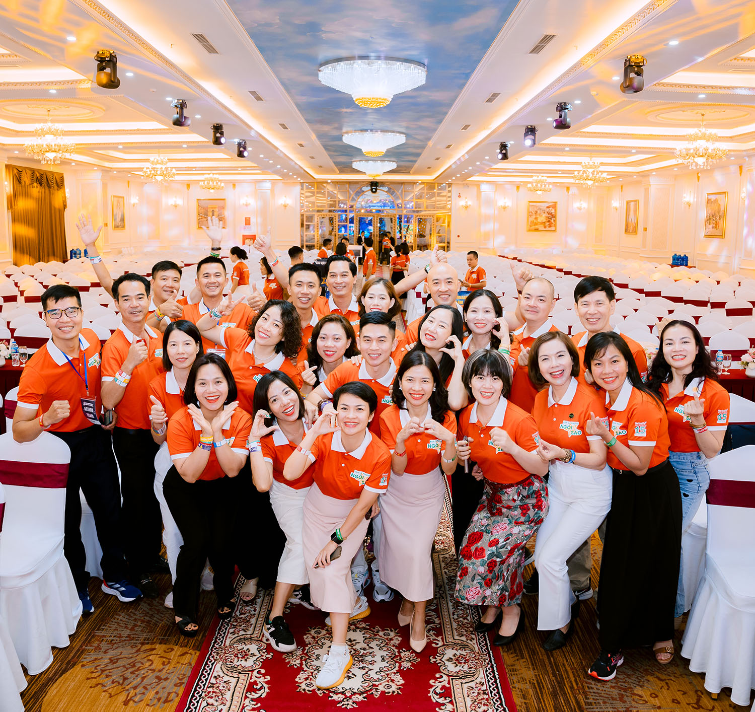 Áo thun polo cam FAWT (1) Áo thun polo cam FAWT tập thể
