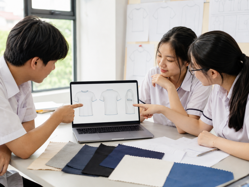 Chọn vị trí in hình áo lớp