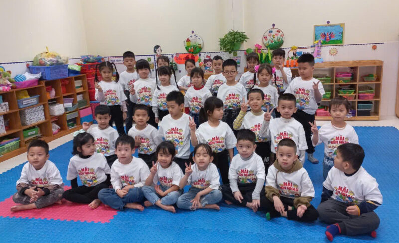 In áo đồng phục theo yêu cầu tại VIE Uniform