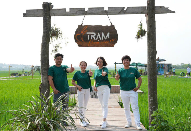 Đặt in áo đồng phục theo yêu cầu VIE Uniform