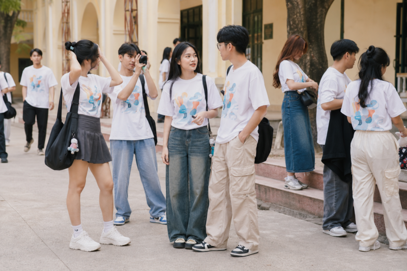 Áo lớp chụp kỷ yếu