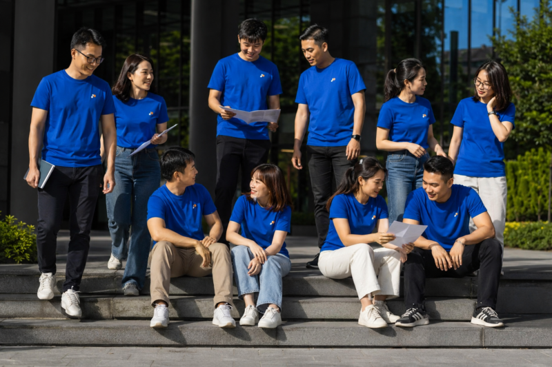 Áo thun đồng phục cổ tròn
