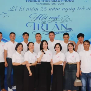 Ao-ky-niem-25-nam-Giao-Phong-khach-su-dung-1