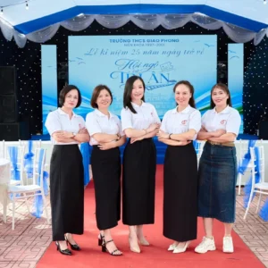 Ao-ky-niem-25-nam-Giao-Phong-khach-su-dung-2
