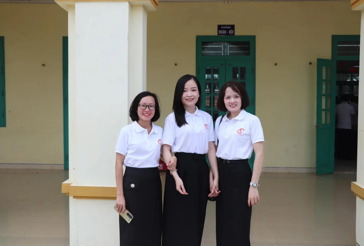 Ao-ky-niem-25-nam-Giao-Phong-khach-su-dung-4 Ao-ky-niem-25-nam-Giao-Phong-khach-su-dung-4