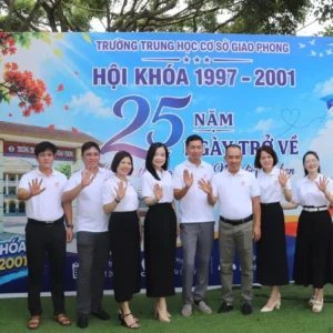 Ao-ky-niem-25-nam-Giao-Phong-khach-su-dung-5