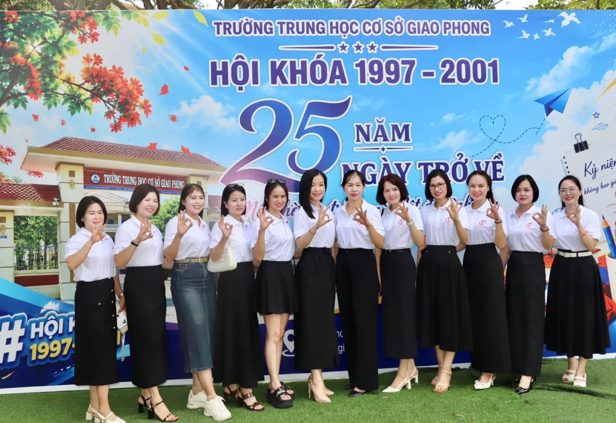 Ao-ky-niem-25-nam-Giao-Phong-khach-su-dung-6 Ao-ky-niem-25-nam-Giao-Phong-khach-su-dung-6