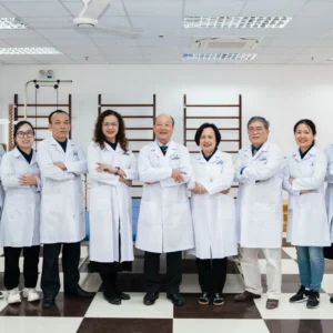 Áo blouse Phenikaa – ảnh tập thể