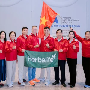 Áo gió Herbalife – tại sân bay