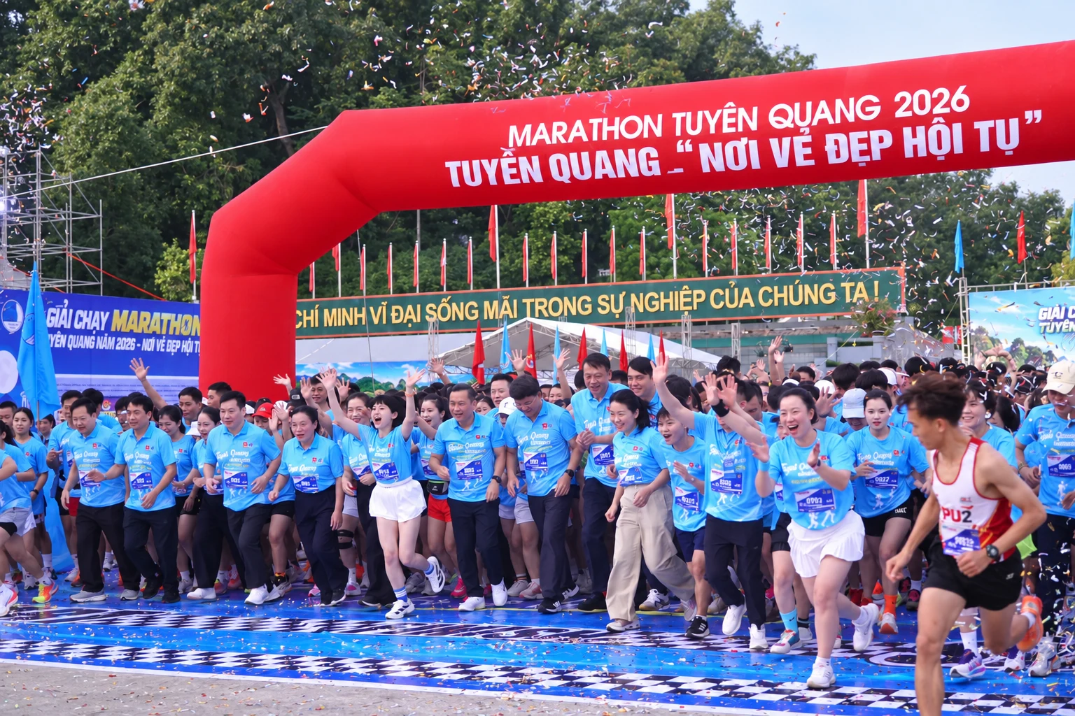 Áo đồng phục Marathon Tuyên Quang 2026 tại vạch xuất phát Áo đồng phục Marathon Tuyên Quang 2026 tại vạch xuất phát