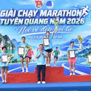 Áo đồng phục tại khu vực trao giải